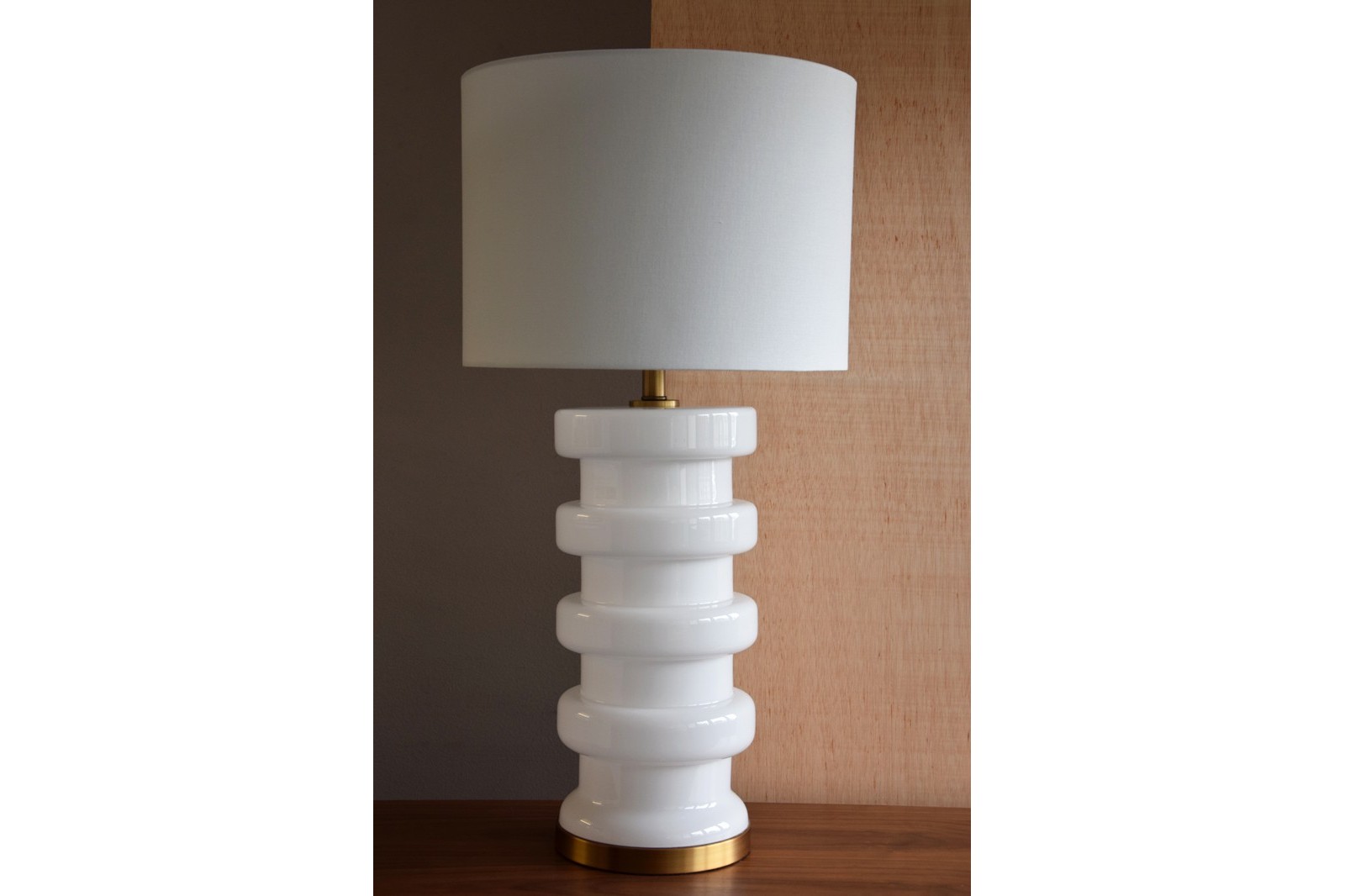 WHITE GLASS TABLE LAMP TOWER WITH SHADE