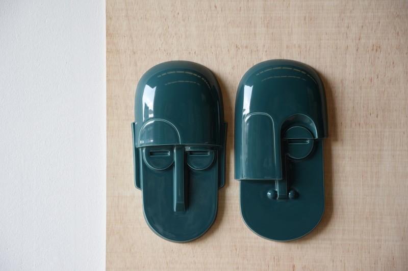 MASKS COLLECTION GREEN GLOSSY CERAMIC.  WALL