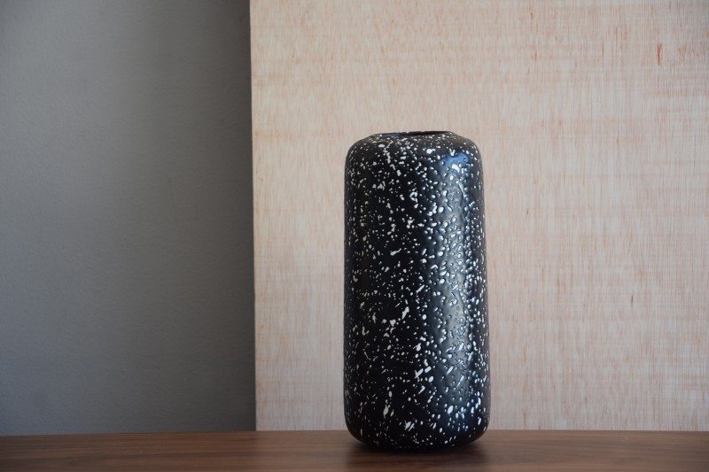 VASE EN CÉRAMIQUE. COLLECTION "NANA". MOYEN