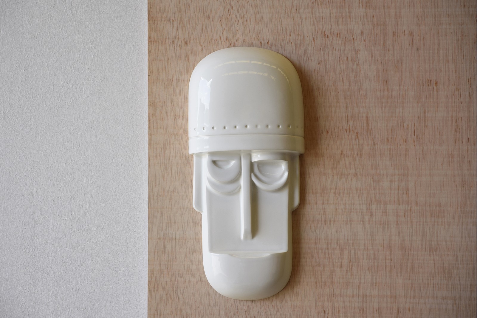MASKS COLLECTION CERAMIC GLOSSY WHITE. WALL