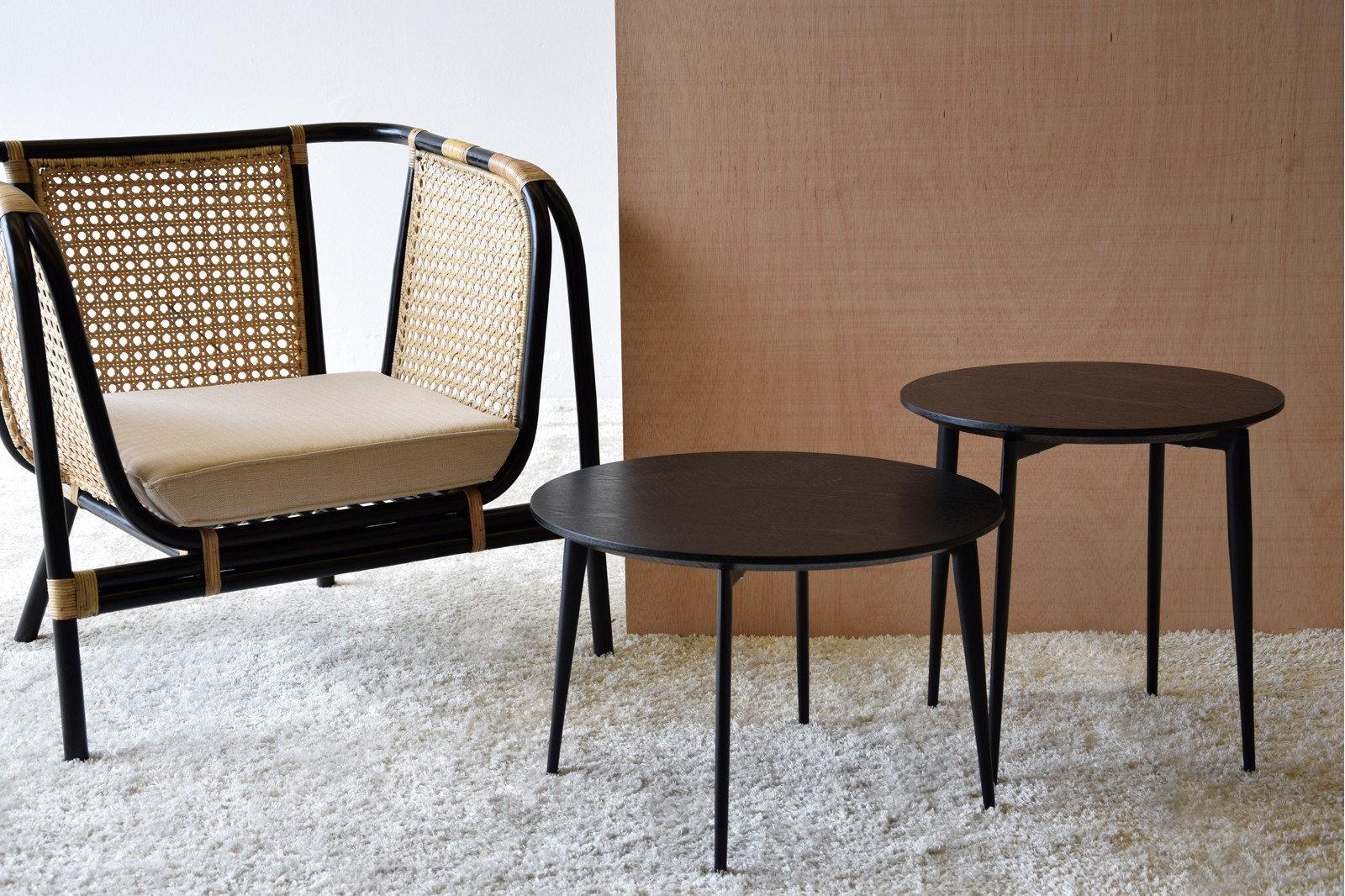 TABLE AUX.ROUND FRESNO MATT BLACK METAL