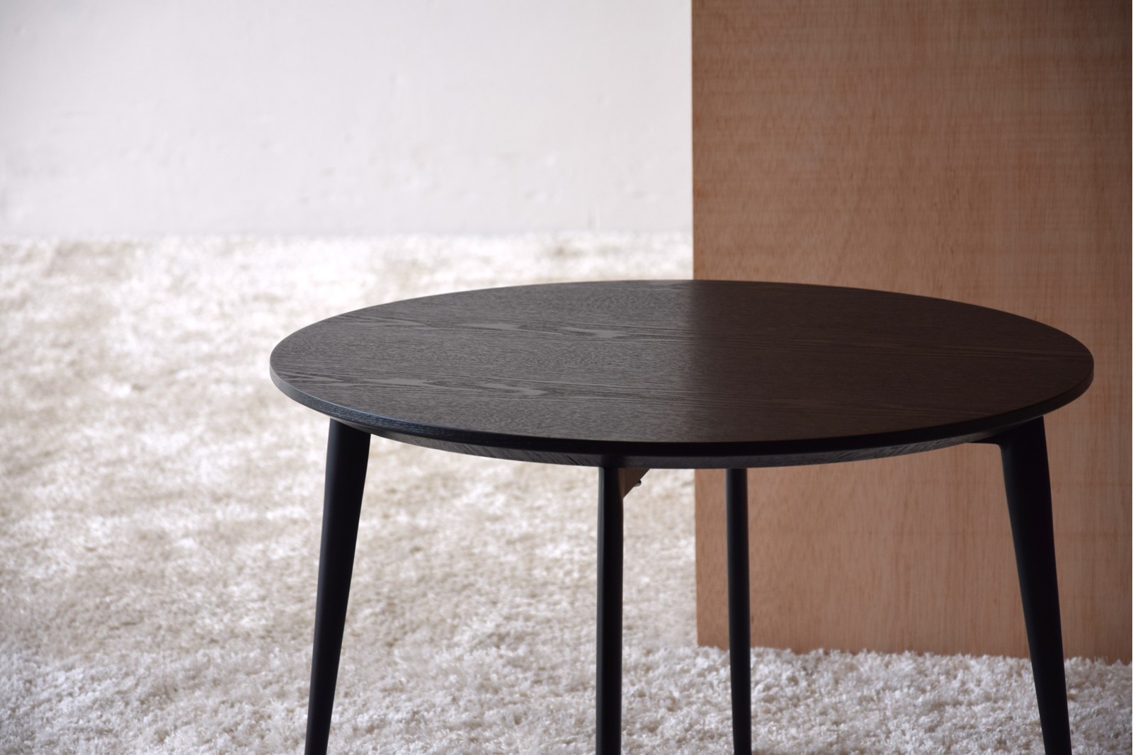 TABLE AUX.ROUND FRESNO MATT BLACK METAL