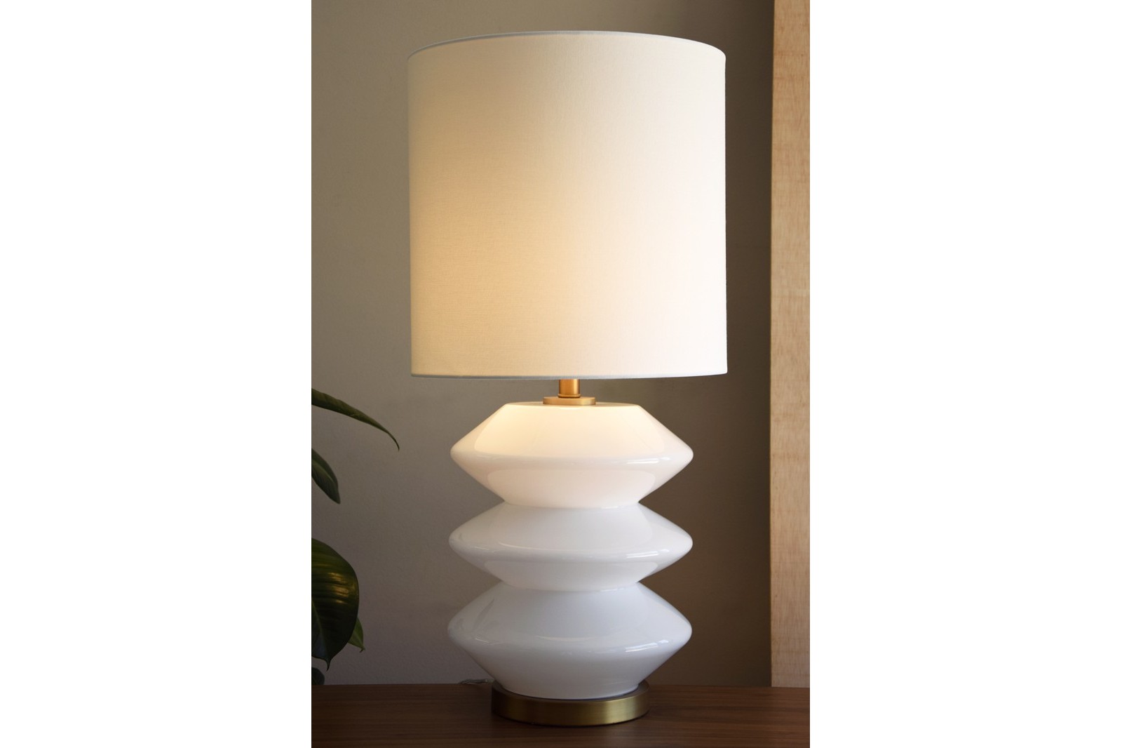 WHITE GLASS TABLE LAMP ZIG ZAG WITH SHADE