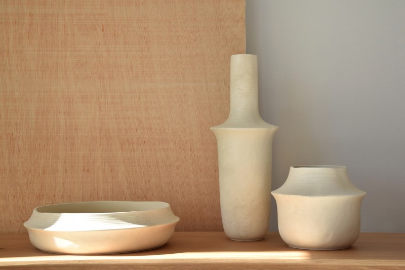 STONE COLLECTION: CERAMIC VASES AND CENTERPIECE