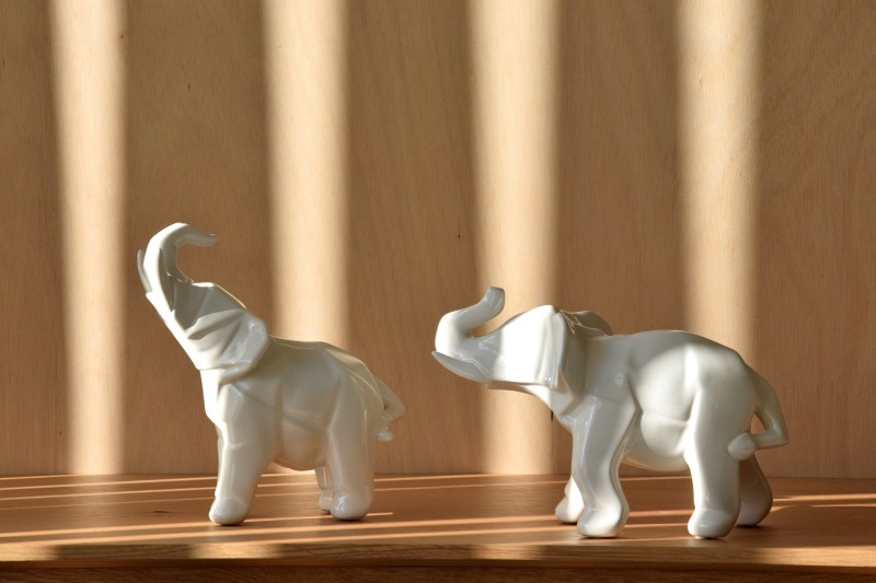 ELEPHANT COLLECTION. WHITE GLOSS CERAMIC SCULPTURE