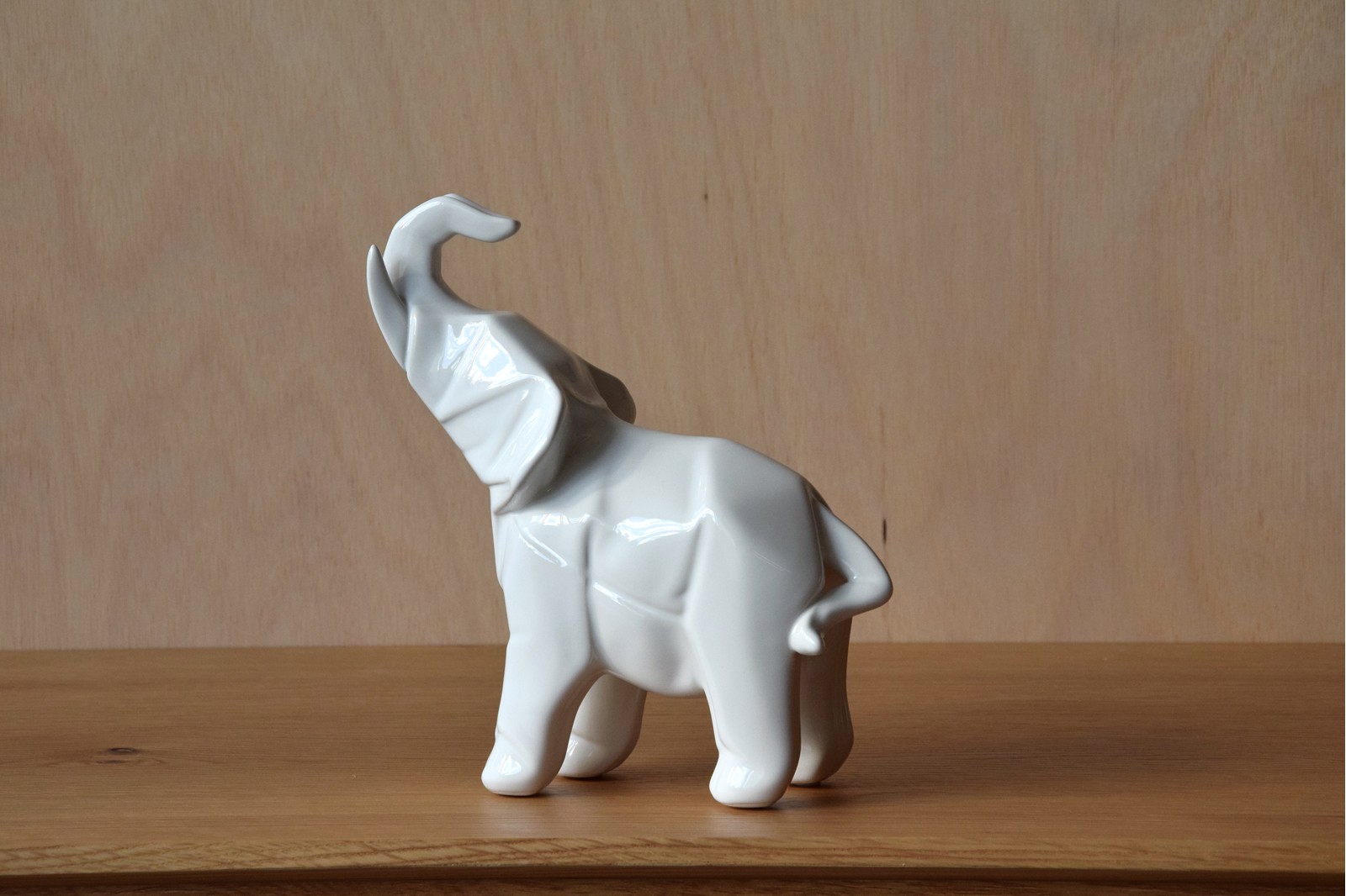 ELEPHANT COLLECTION. WHITE GLOSS CERAMIC SCULPTURE