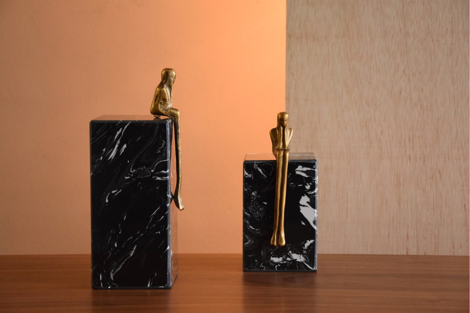 WAITING COLLECTION. MARBLE AND METAL