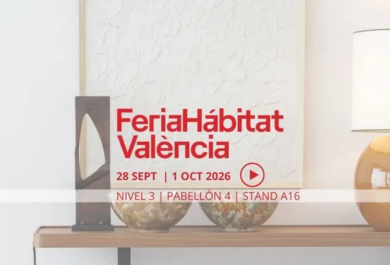 Portada de vídeo anuncio participacion de VP Interiorismo en la feria Habitat valencia, mostrando un aparador lacado con butacas y jarron decorativo.